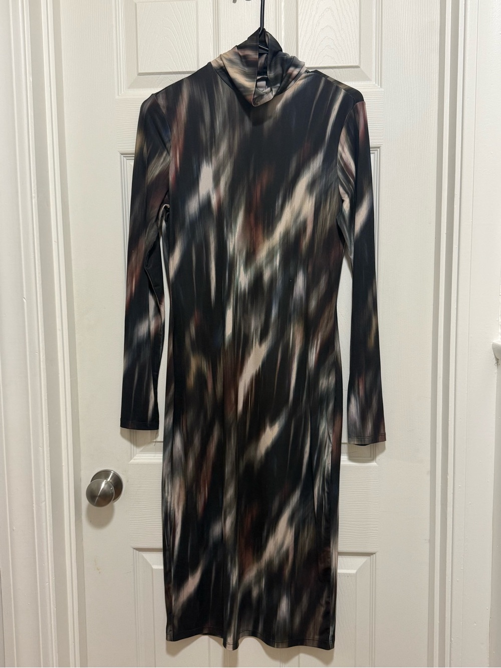 Long Sleeve Midi Dress in Black Multicolor Print size Small